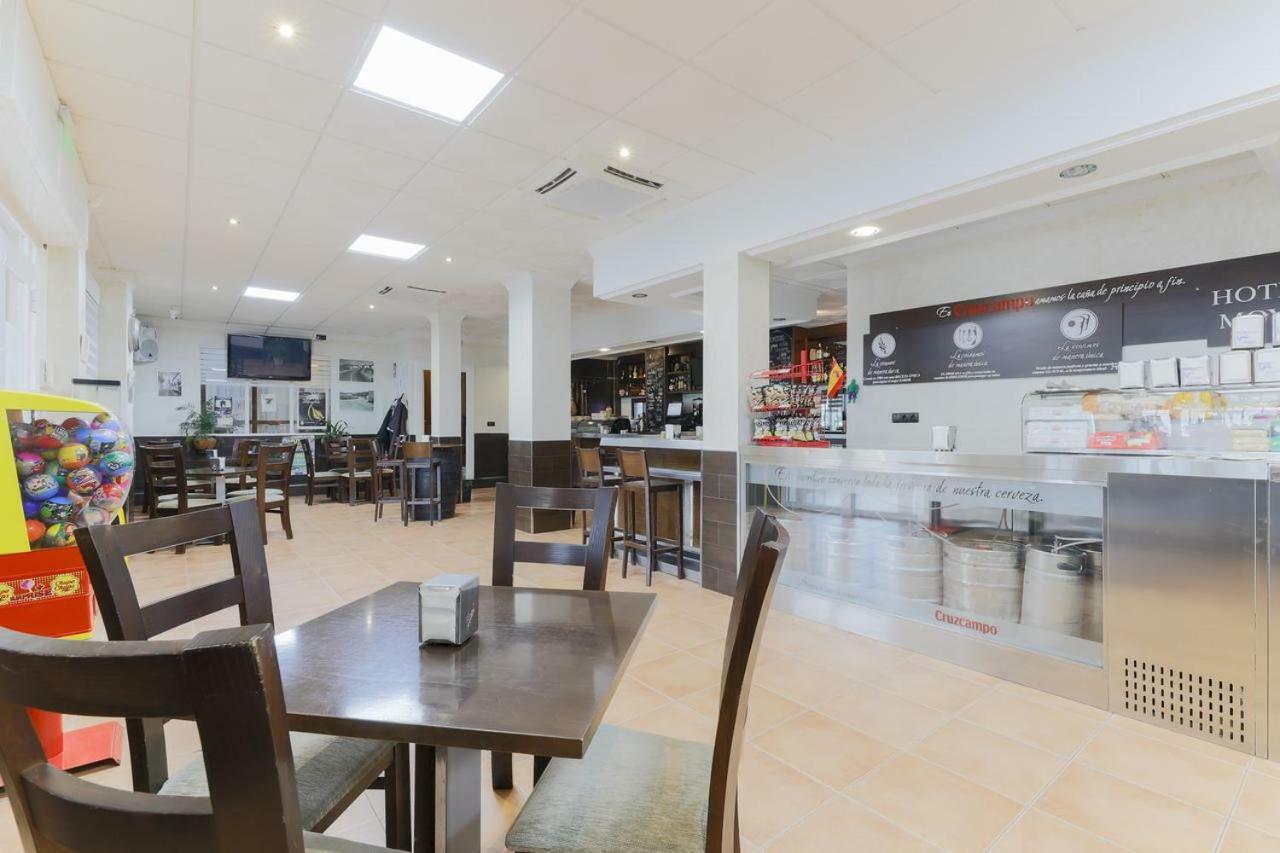 Hotel Restaurante Moya 莫内斯特里奥 外观 照片