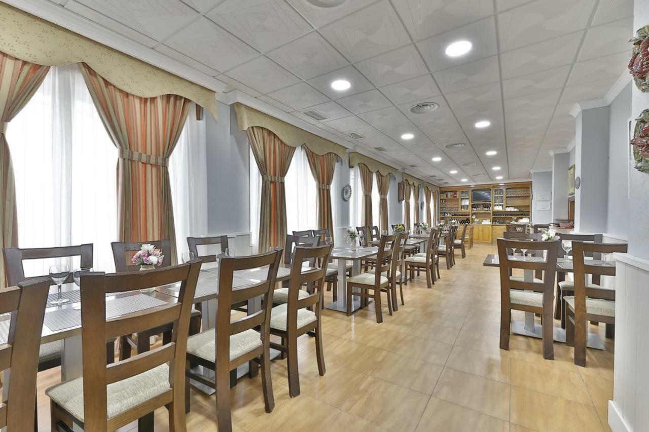 Hotel Restaurante Moya 莫内斯特里奥 外观 照片