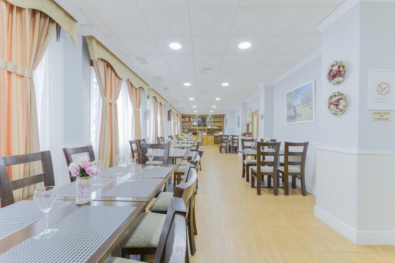 Hotel Restaurante Moya 莫内斯特里奥 外观 照片