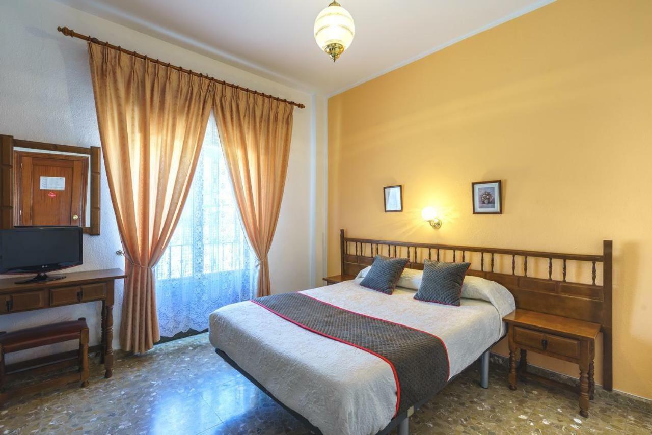 Hotel Restaurante Moya 莫内斯特里奥 外观 照片